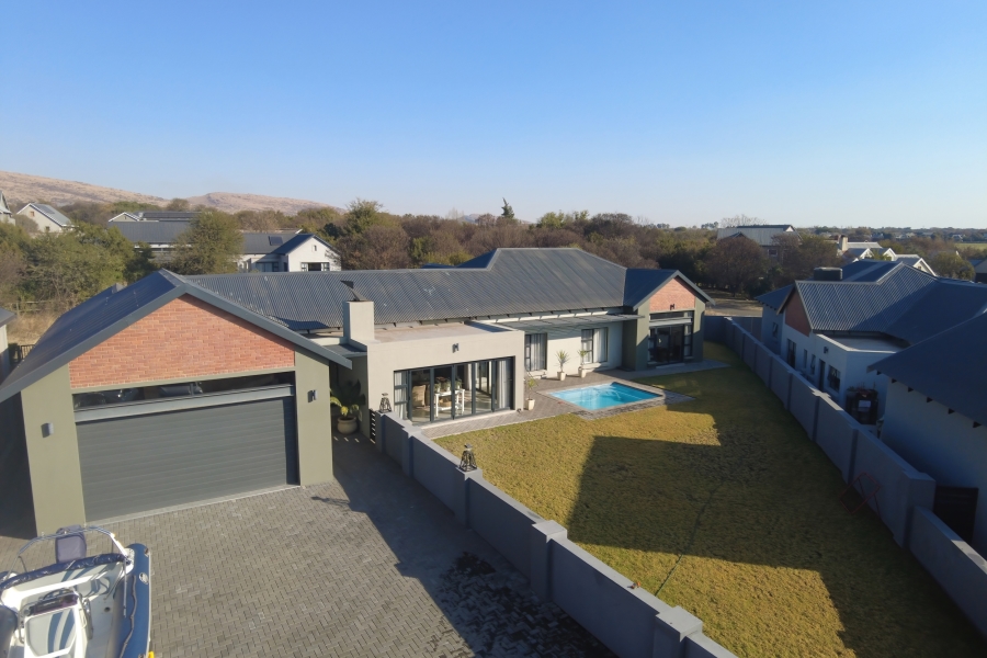 To Let 4 Bedroom Property for Rent in The Coves North West